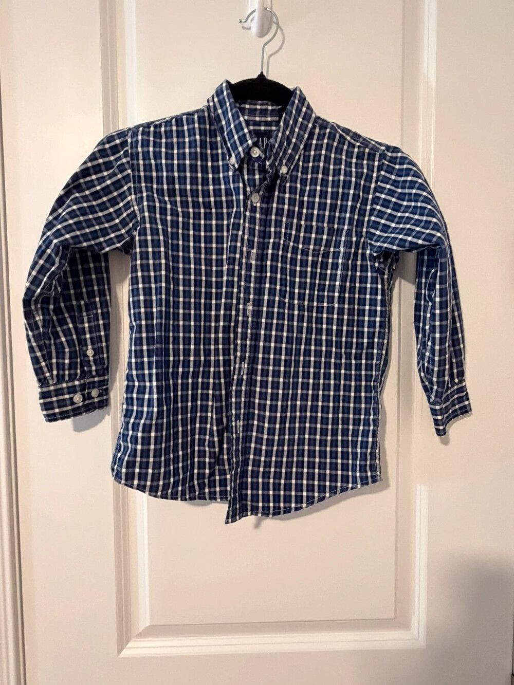 Gap boys plaid button down shirt navy and white plaid size small